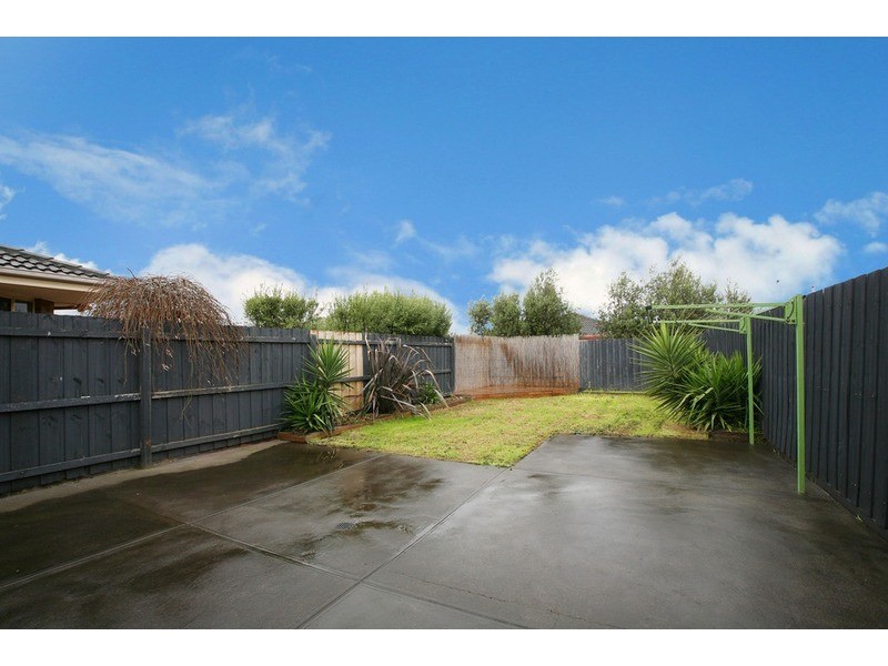 1/14 Aneta Avenue, Hillside VIC 3037