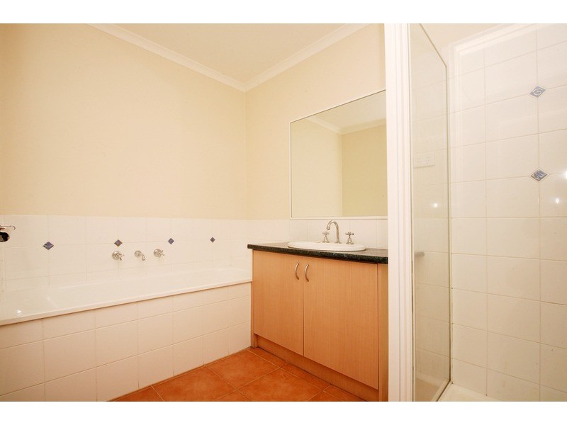 1/14 Aneta Avenue, Hillside VIC 3037