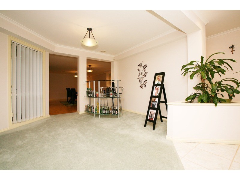 15 Bedingham Drive, Hillside VIC 3037