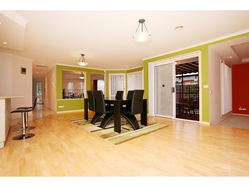 15 Bedingham Drive, Hillside VIC 3037