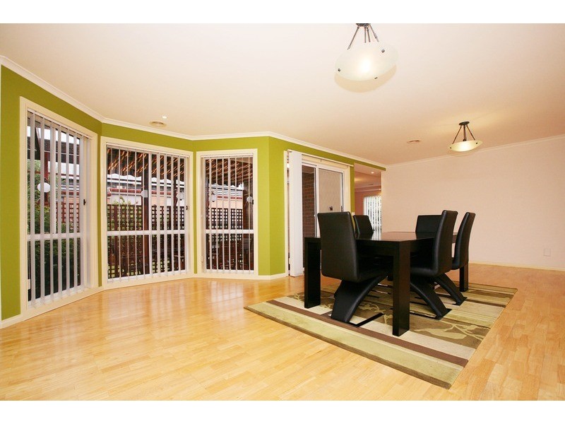 15 Bedingham Drive, Hillside VIC 3037