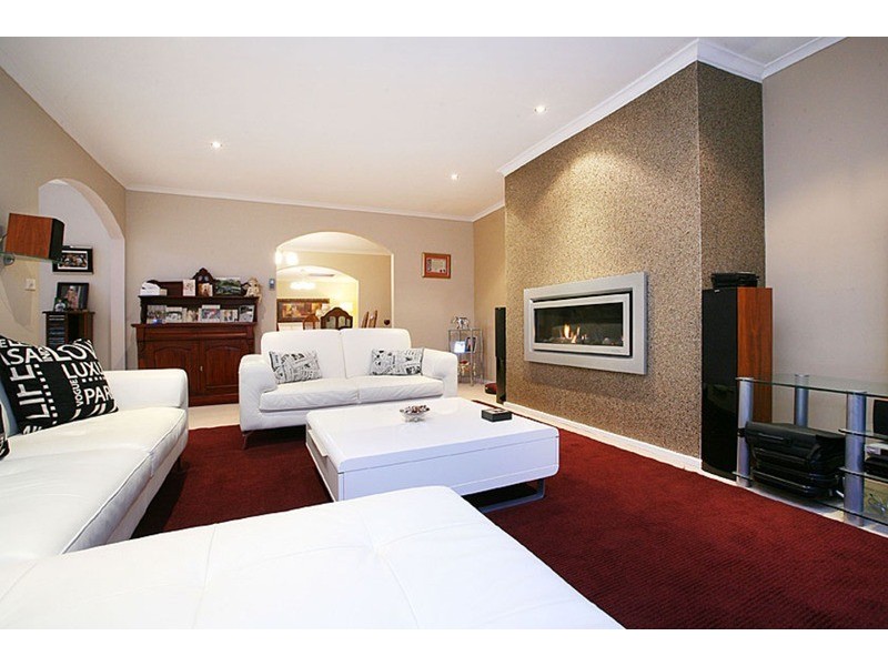 4 Yanchep Court, Taylors Lakes VIC 3038