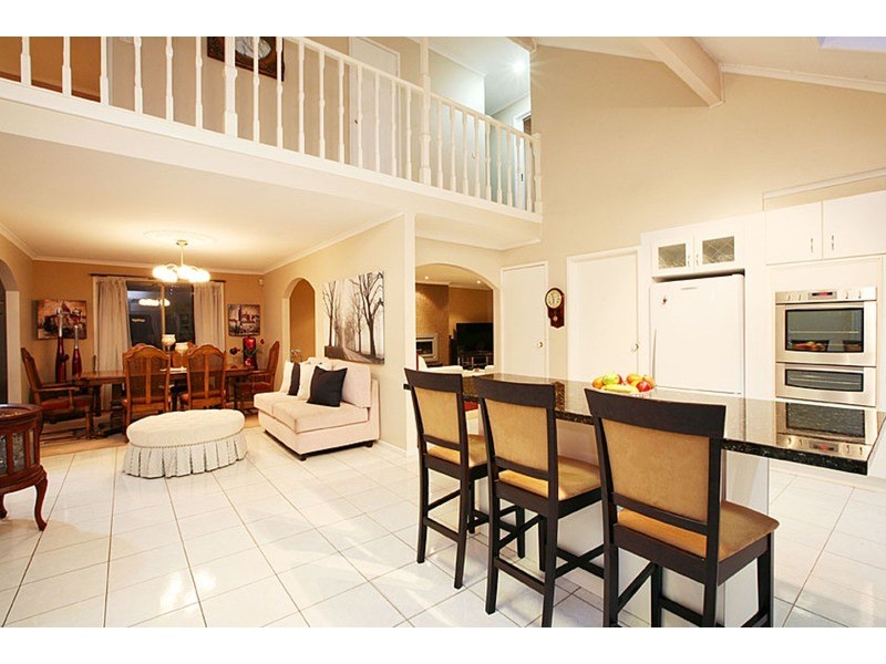 4 Yanchep Court, Taylors Lakes VIC 3038