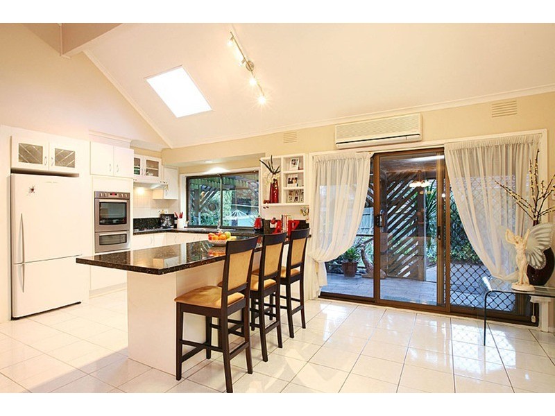 4 Yanchep Court, Taylors Lakes VIC 3038