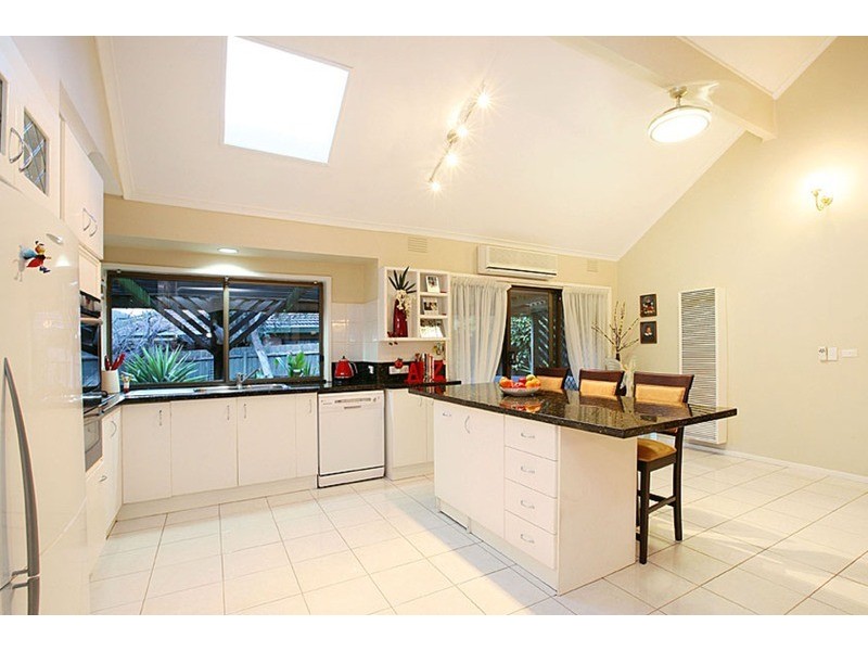 4 Yanchep Court, Taylors Lakes VIC 3038
