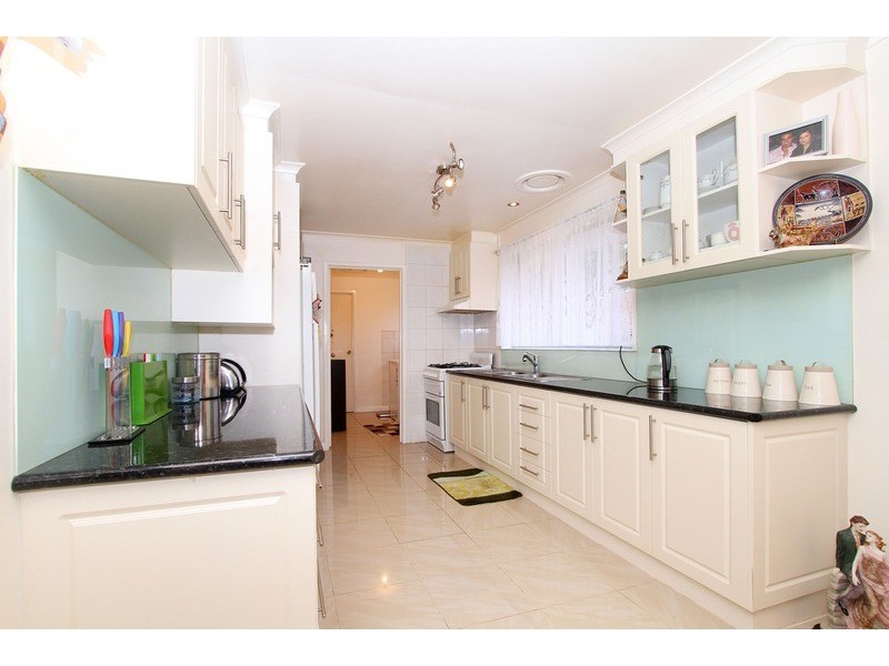 8 Finchley Place, Kealba VIC 3021