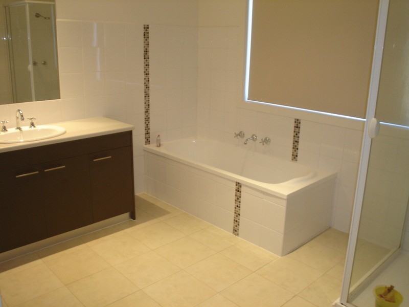 5 Oakview Parade, Caroline Springs VIC 3023