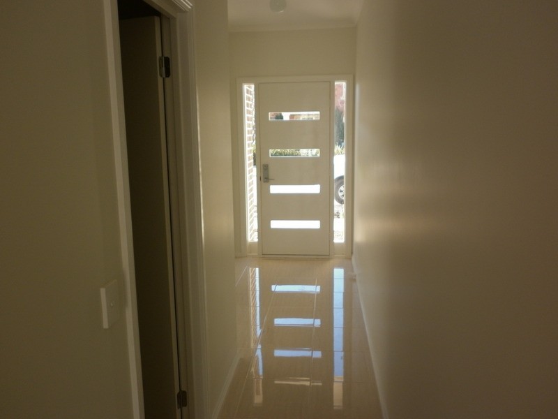 17/1 The Entrance, Caroline Springs VIC 3023