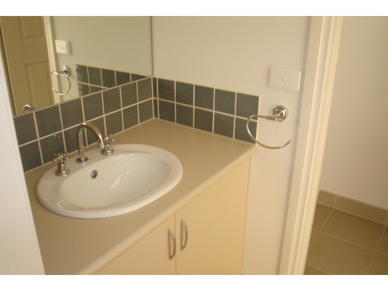 3/12 Buckingham Street, Sydenham VIC 3037