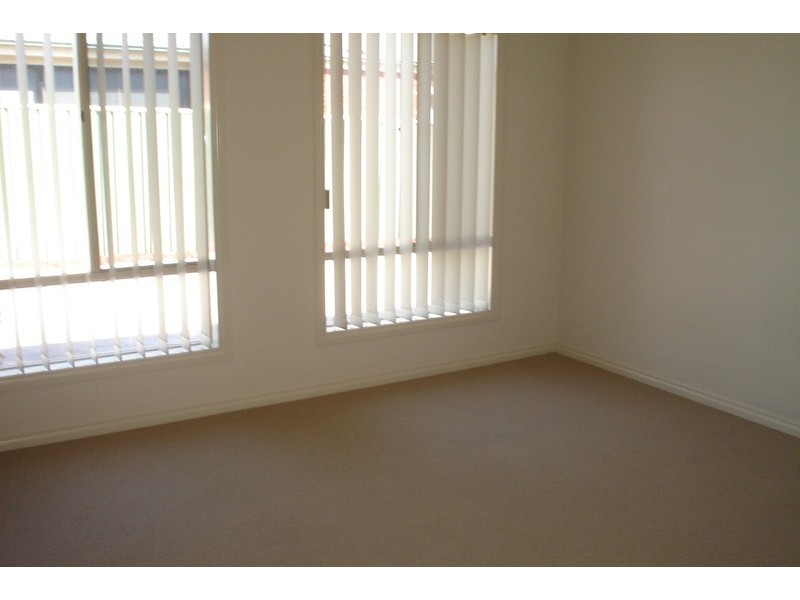 3/12 Buckingham Street, Sydenham VIC 3037