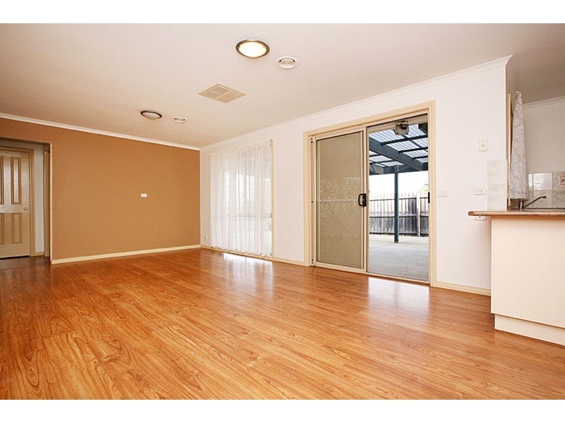 12 Ruben Drive, Sydenham VIC 3037