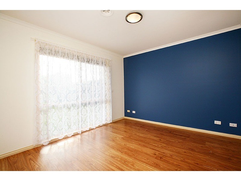 12 Ruben Drive, Sydenham VIC 3037