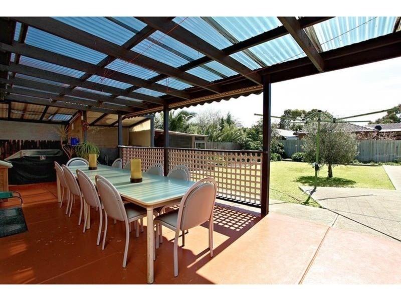 48 Lady Nelson Way, Taylors Lakes VIC 3038