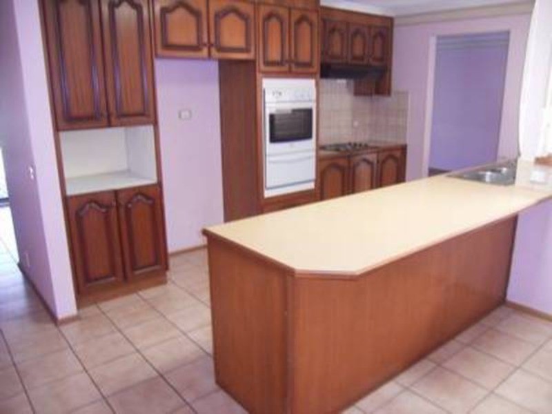 6 Beaumont Court, Sydenham VIC 3037