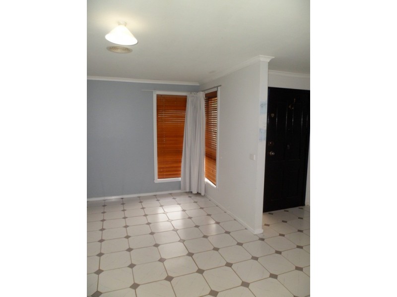 16 Jester Court, Kings Park VIC 3021