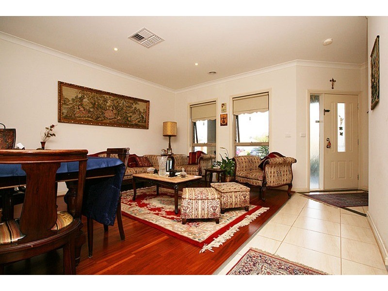 4 Orrong Parade, Caroline Springs VIC 3023