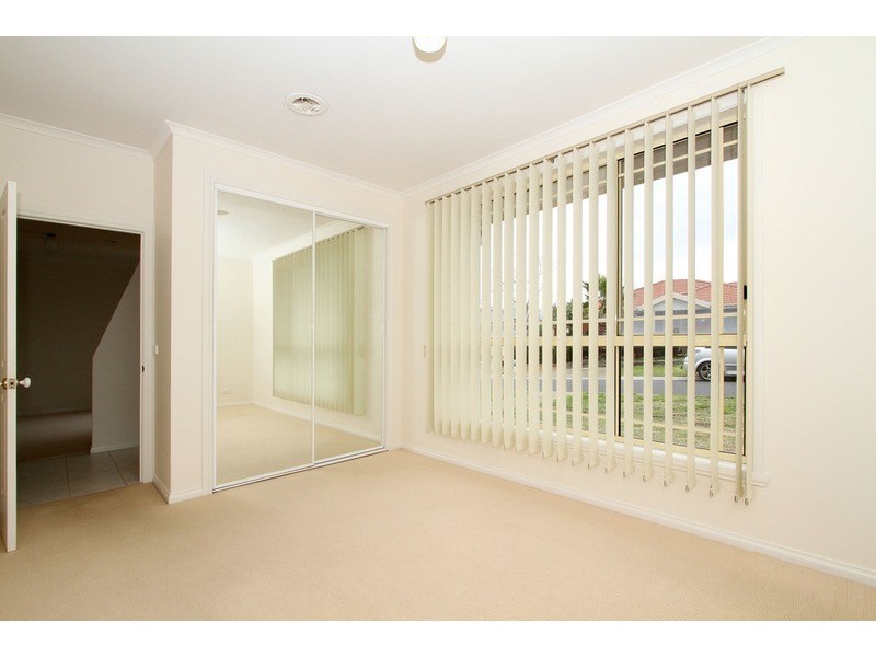 4 Yiota  Place, Sydenham VIC 3037