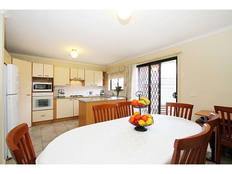 2/12 Tarrant Court, Keilor Downs VIC 3038