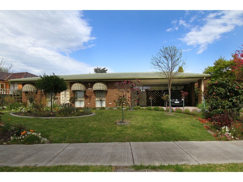 33 Pindari Avenue, Taylors Lakes VIC 3038