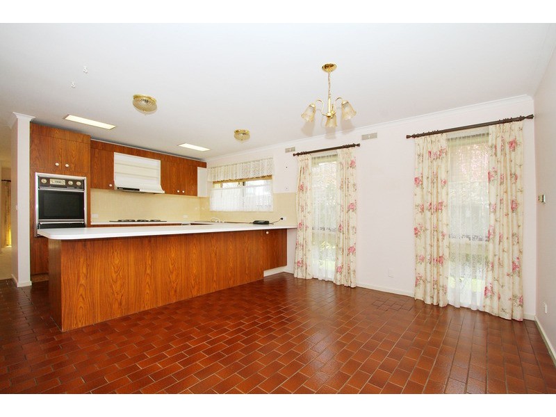 33 Pindari Avenue, Taylors Lakes VIC 3038