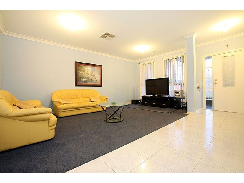 17 Renae Way, Sydenham VIC 3037