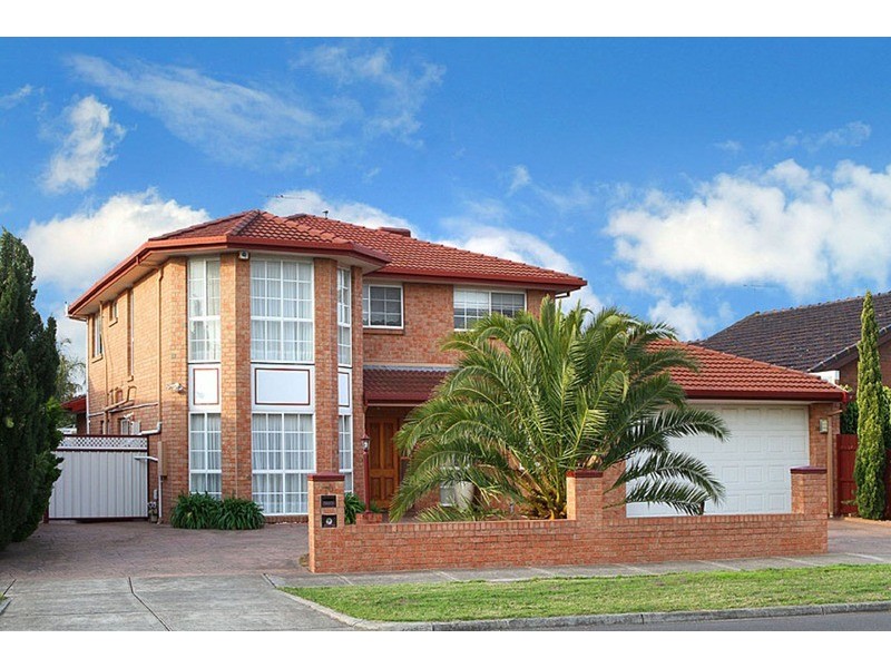 10 Roseberry  Avenue, Keilor Downs VIC 3038