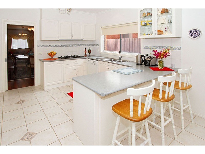 10 Roseberry  Avenue, Keilor Downs VIC 3038