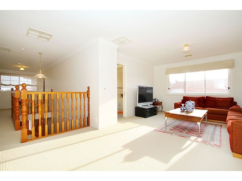 10 Roseberry  Avenue, Keilor Downs VIC 3038