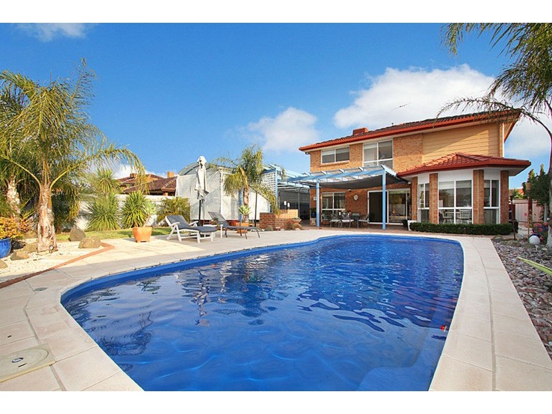 10 Roseberry  Avenue, Keilor Downs VIC 3038