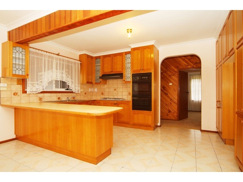 9 Ensign Grove, Taylors Lakes VIC 3038