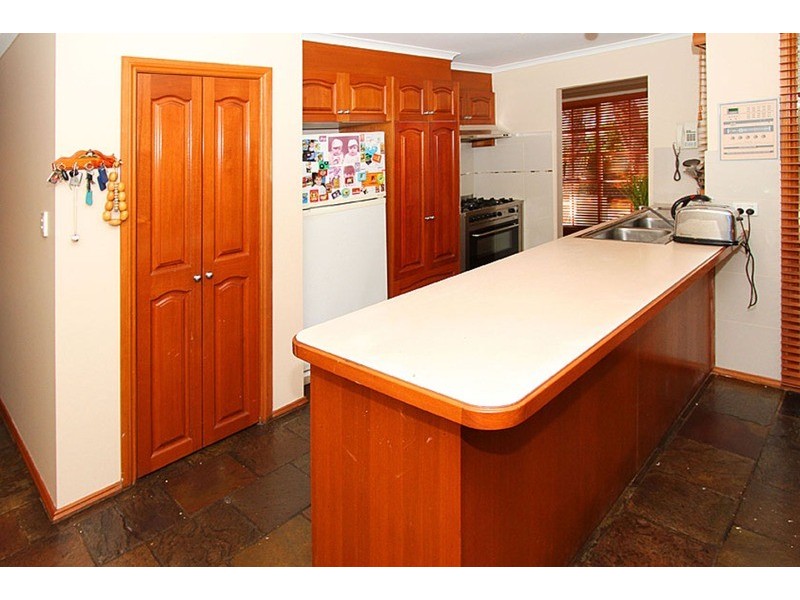 28 Sandpiper Drive, Taylors Lakes VIC 3038