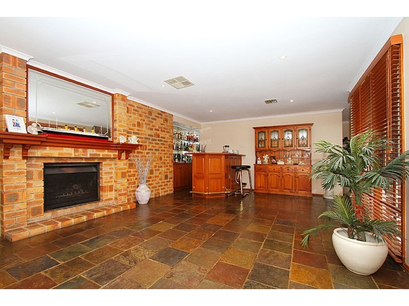 28 Sandpiper Drive, Taylors Lakes VIC 3038