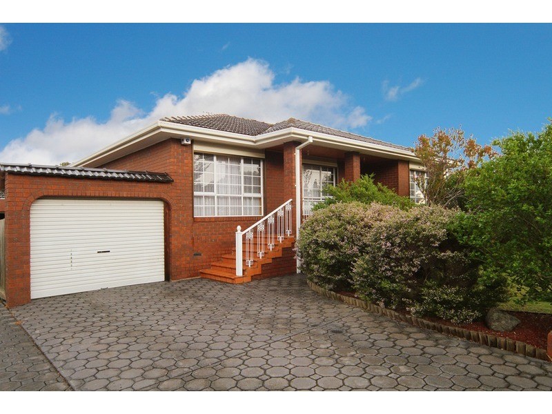 9 Ensign Grove, Taylors Lakes VIC 3038