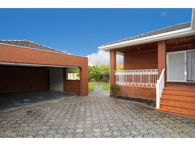 9 Ensign Grove, Taylors Lakes VIC 3038