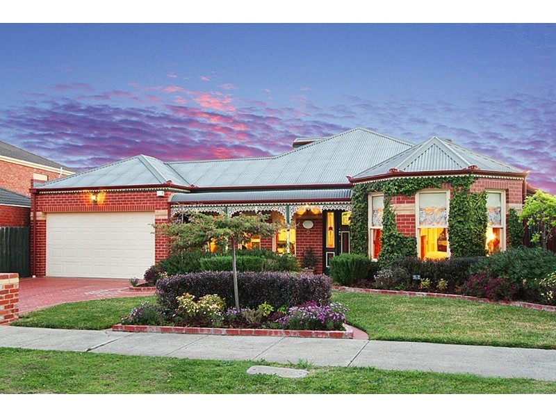 8 Peradon Way, Hillside VIC 3037