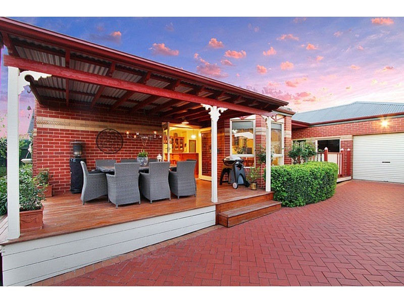 8 Peradon Way, Hillside VIC 3037