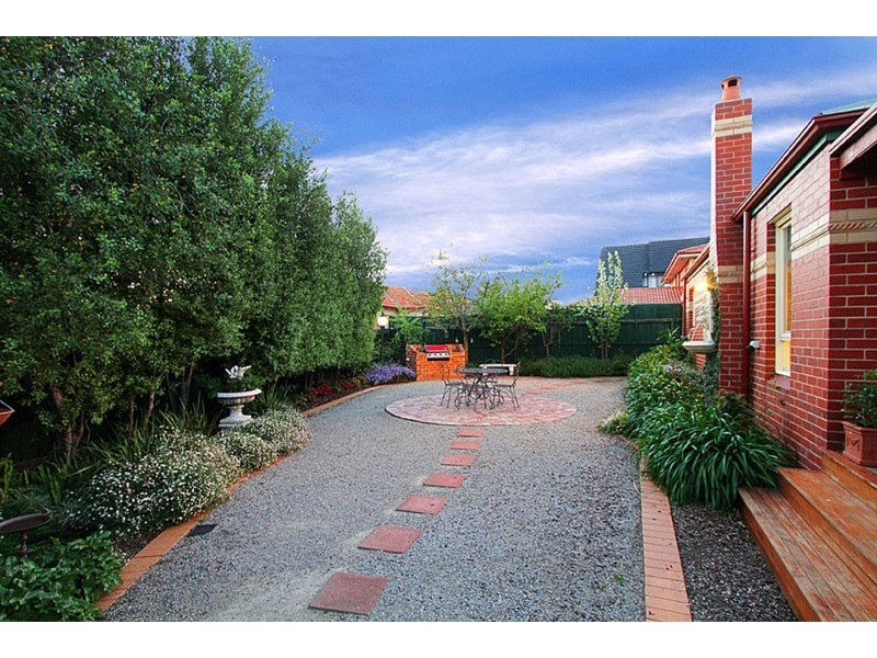 8 Peradon Way, Hillside VIC 3037