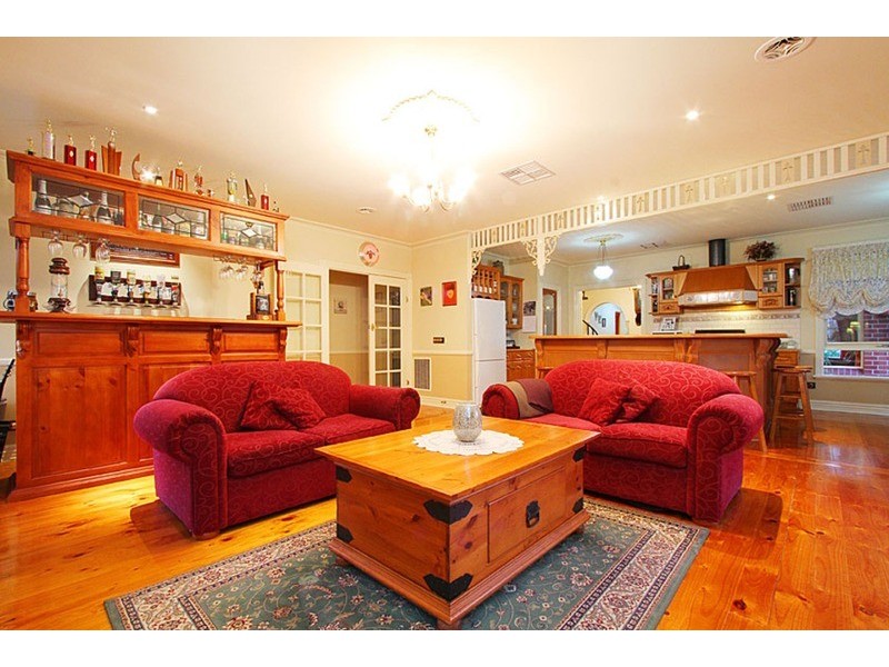 8 Peradon Way, Hillside VIC 3037