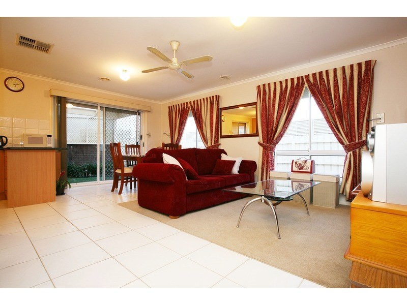 7/21 Patonga Drive, Delahey VIC 3037