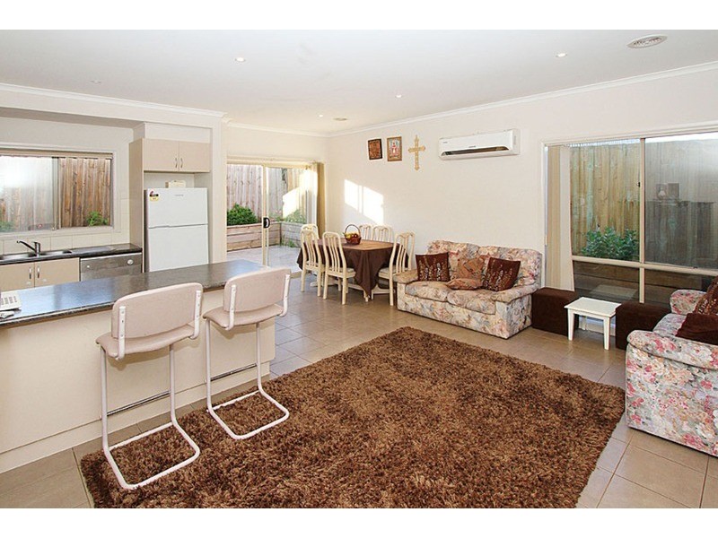 4/12 Buckingham Street, Sydenham VIC 3037