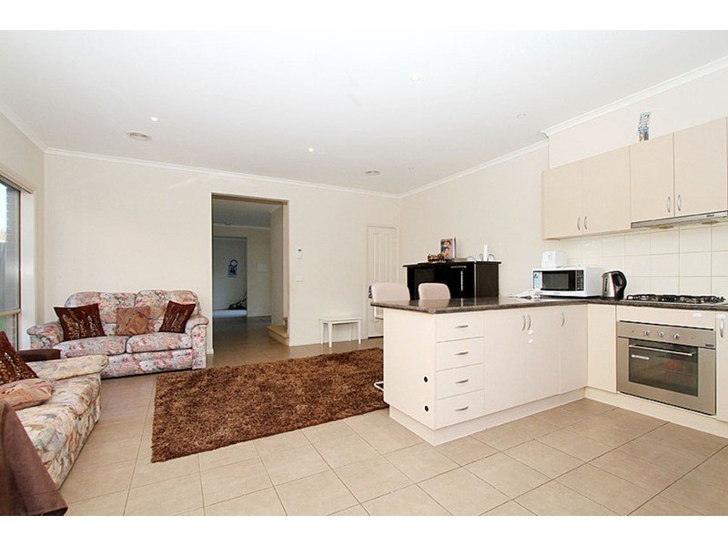 4/12 Buckingham Street, Sydenham VIC 3037