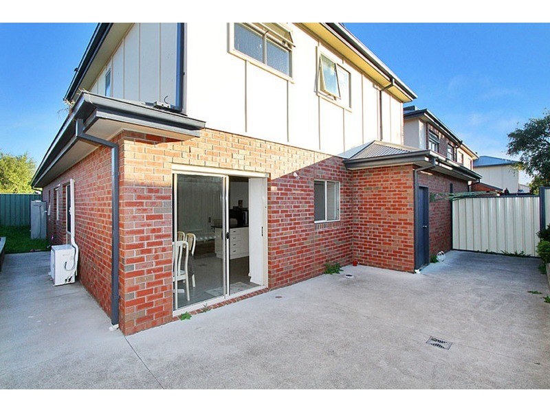 4/12 Buckingham Street, Sydenham VIC 3037
