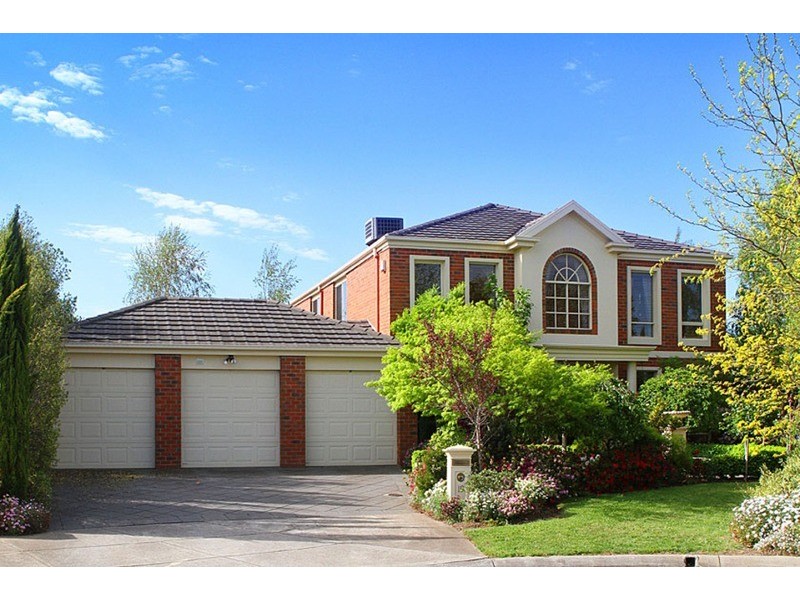 19 Mackenzie  Close, Taylors Lakes VIC 3038