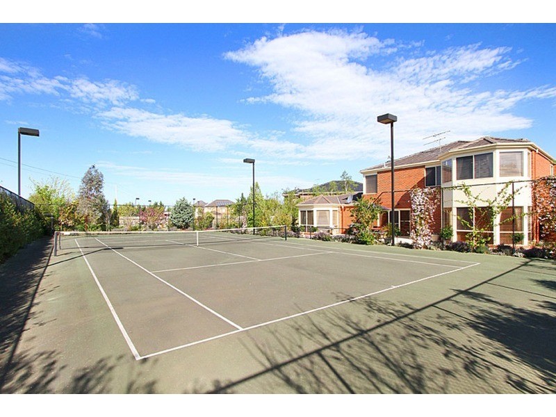 19 Mackenzie  Close, Taylors Lakes VIC 3038