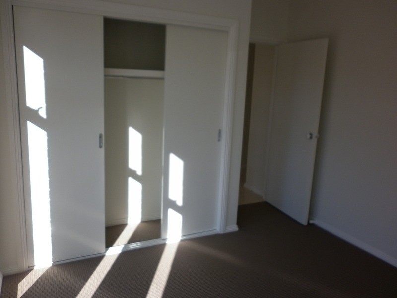 17/1 The Entrance, Caroline Springs VIC 3023