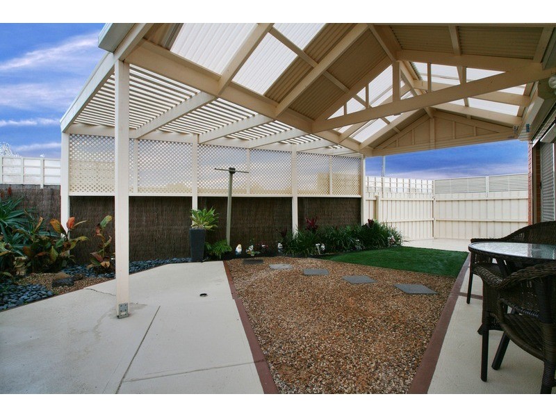 7/21 Patonga Drive, Delahey VIC 3037