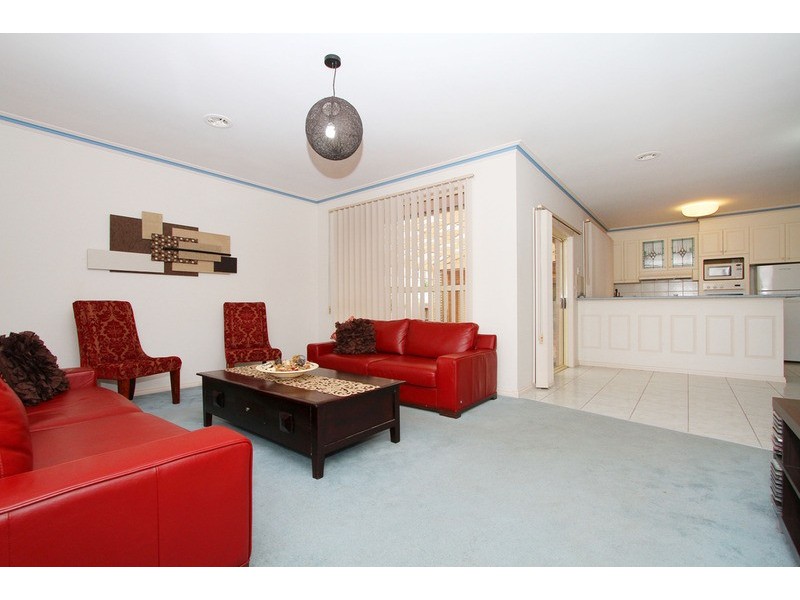 6 Cassowary Close, Taylors Lakes VIC 3038