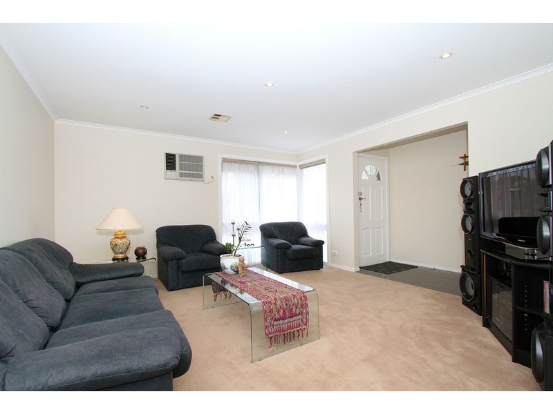 2 Chatham Place, Kings Park VIC 3021