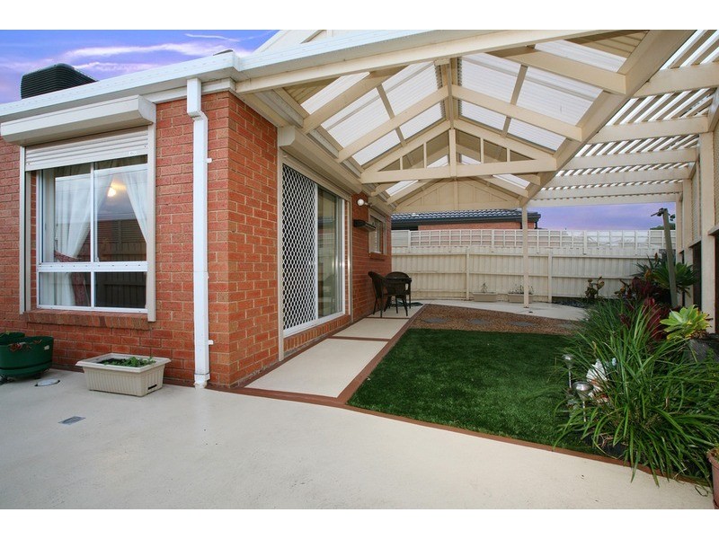 7/21 Patonga Drive, Delahey VIC 3037