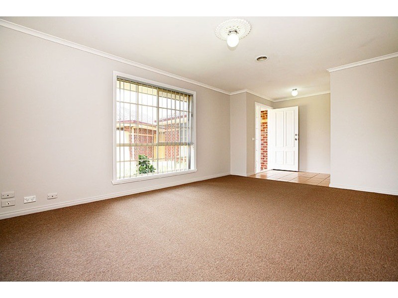 2/45 Oarsome Drive, Delahey VIC 3037